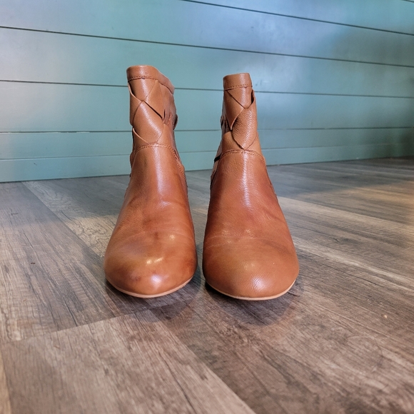 Corso Como Bedford Heeled Leather Booties - Picture 2 of 5